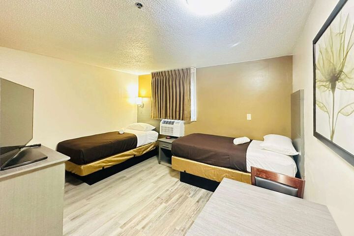 Room 28 of 33