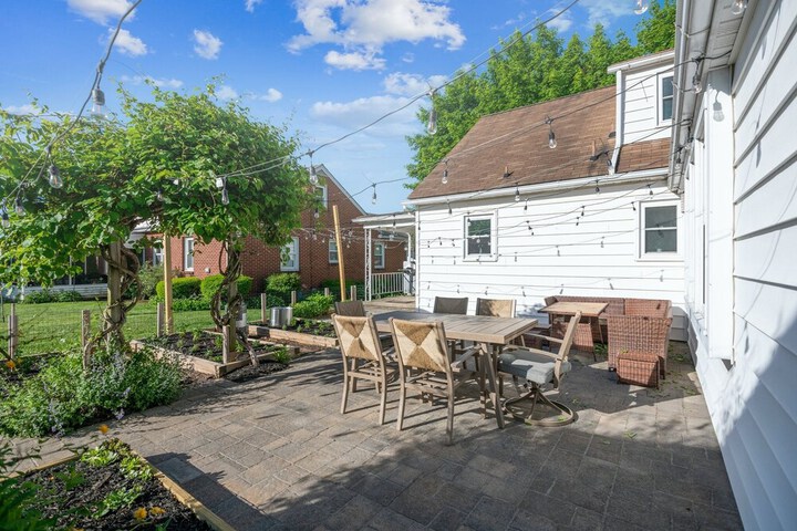sweet Serenity" Stay 10 Minutes From Hershey 3 Bedroom Home by RedAwning