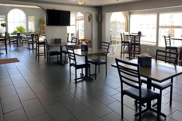 Clarion Hotel by Humboldt Bay