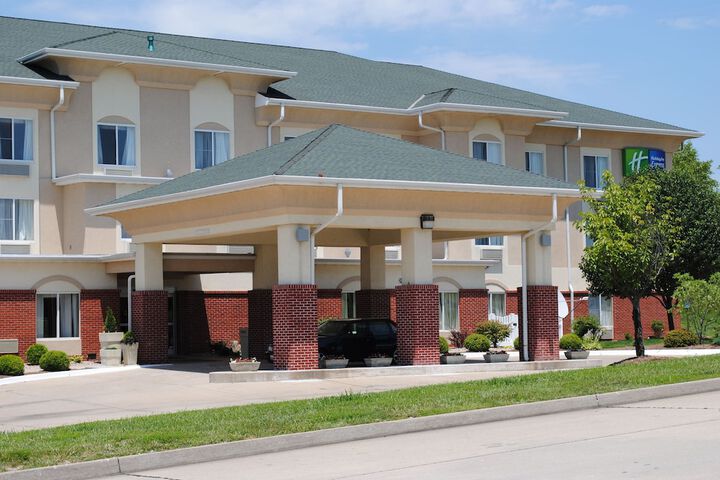 Holiday Inn Express Boonville by IHG