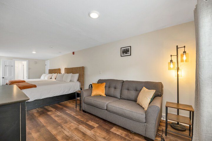 Room 82 of 185