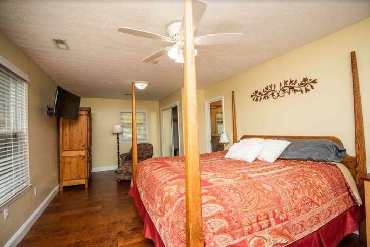 Room 20 of 36