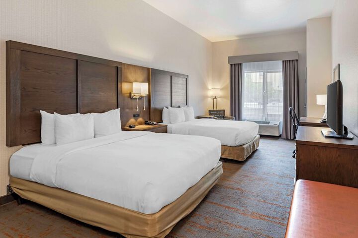 Comfort Inn & Suites Brighton Denver NE Medical Center