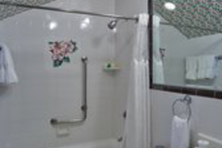 Room 114 of 200