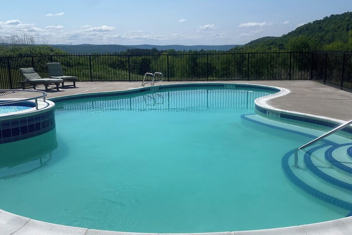 Pool 8 of 38