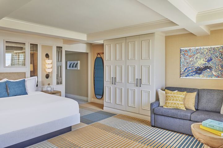 Room 43 of 128