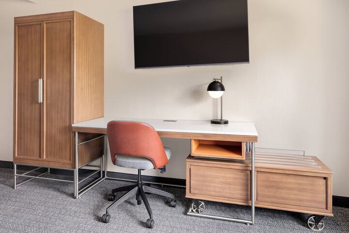 Room 13 of 37