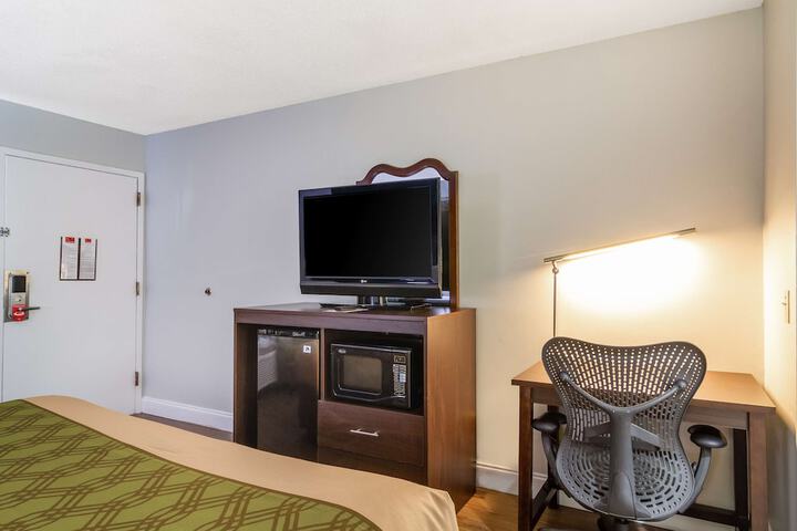 Room 12 of 33