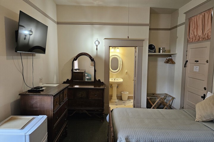 Room 79 of 95
