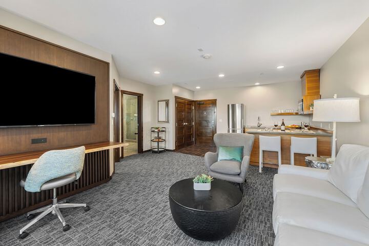 The Oxford Hotel Bend