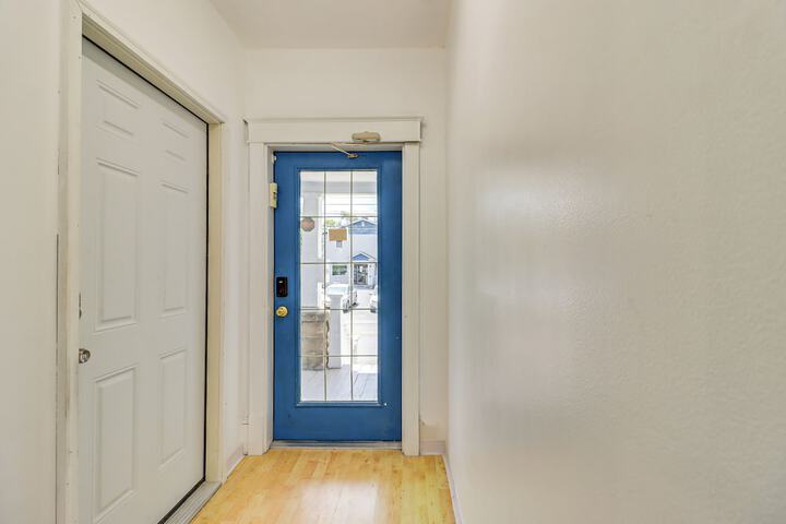 Walkable Abode in Stroudsburgs Business District!
