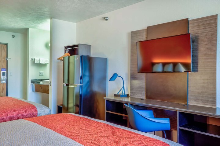 Motel 6 Percival IA