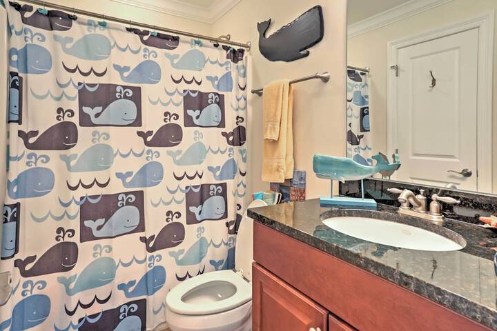 Beachfront Bliss on Dauphin Island w / Pool Access!