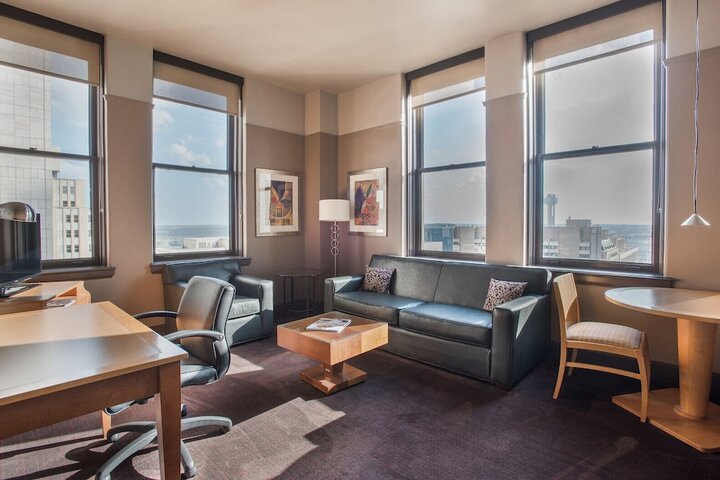 Room 43 of 67