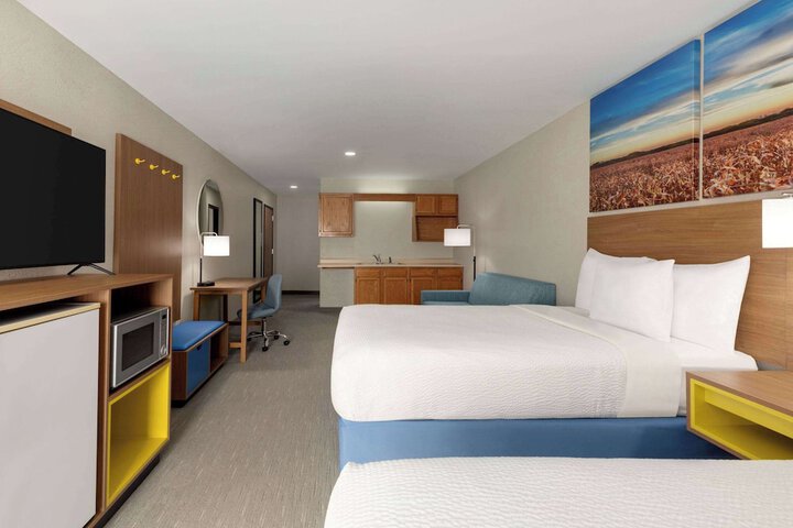 Room 8 of 38