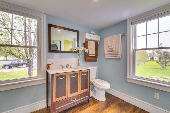 Rockland Home w / Deck 5 Mins to Historic Downtown!