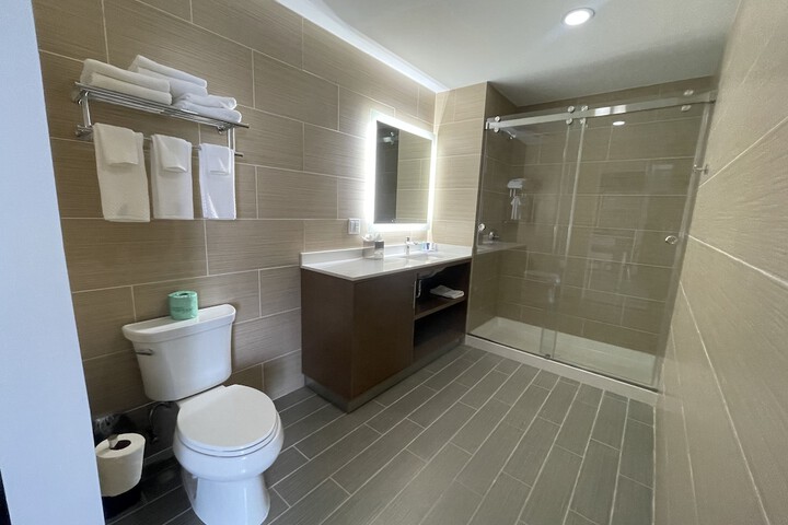 MainStay Suites Bronx - Belmont