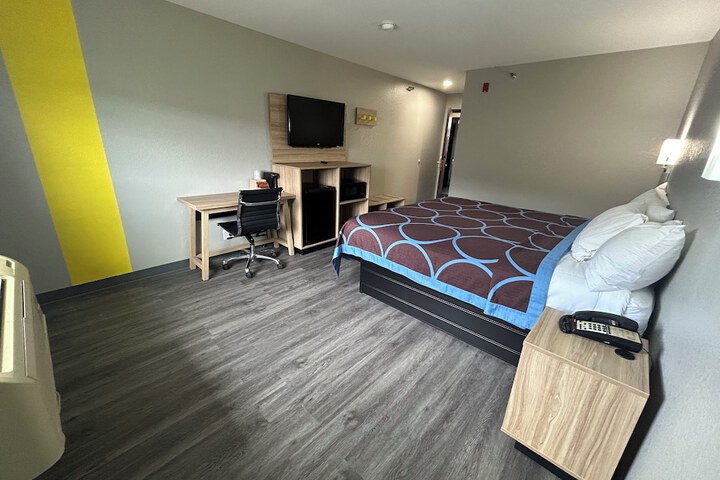 Room 26 of 39