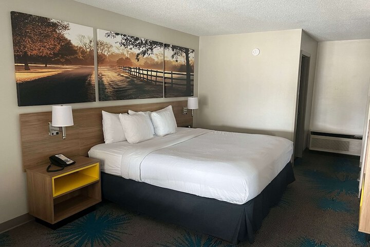 Room 37 of 37