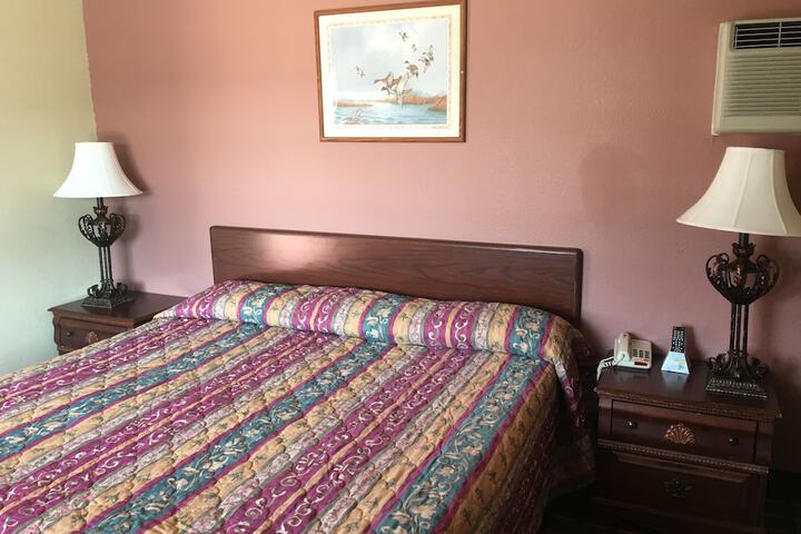 Room 42 of 80