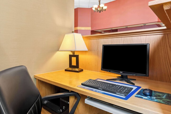 Business Center 29 of 29
