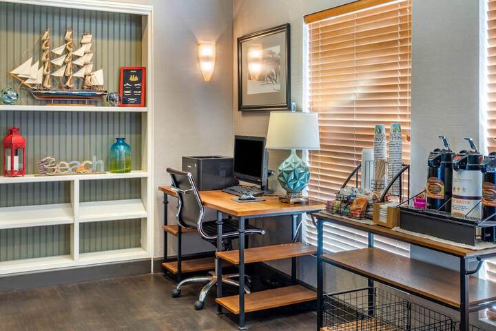 Elizabeth Oceanfront Suites an Ascend Collection Hotel