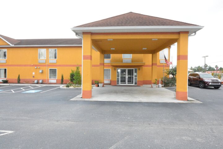 Hotel 3 of 50