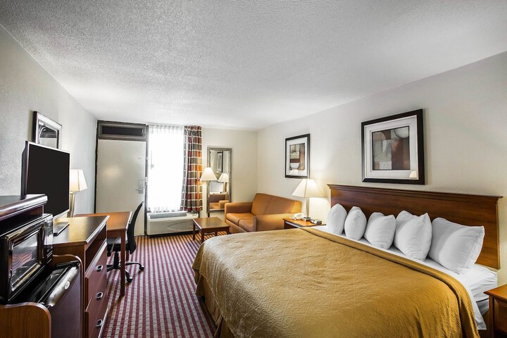 Room 12 of 36