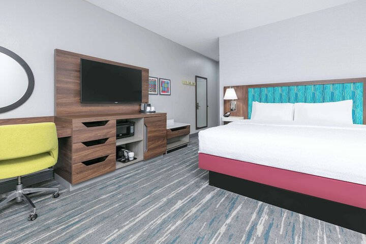 Room 7 of 30