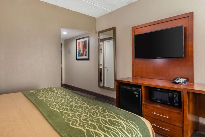 Room 32 of 38
