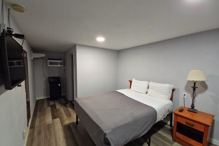 Room 10 of 17