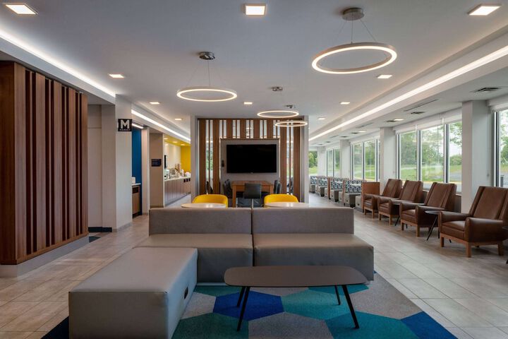 Hotel Interior 6 of 27