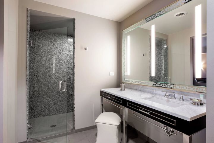 Room 20 of 74