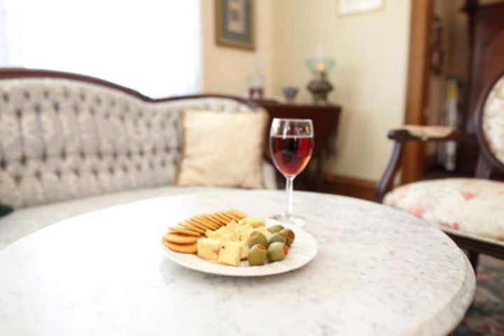 Dining 45 of 48