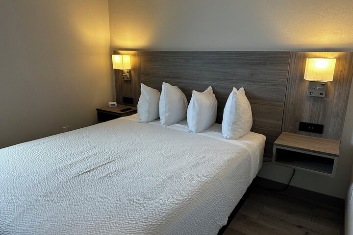 Room 50 of 124