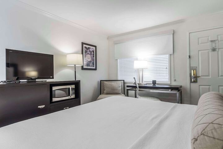 Room 14 of 34