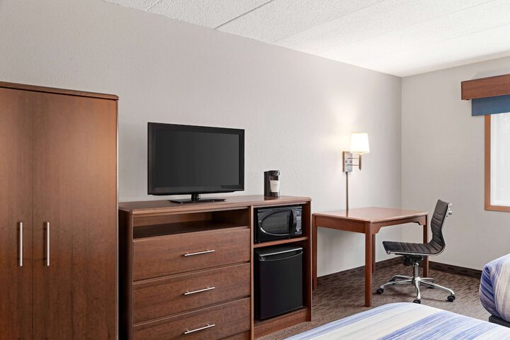 Room 30 of 50