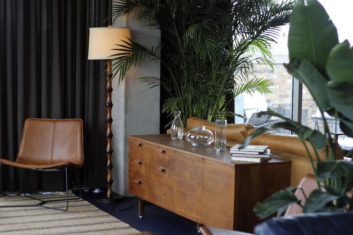 Lounge 80 of 88