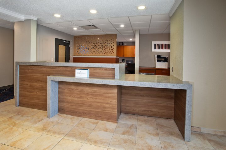Hotel Interior 10 of 32
