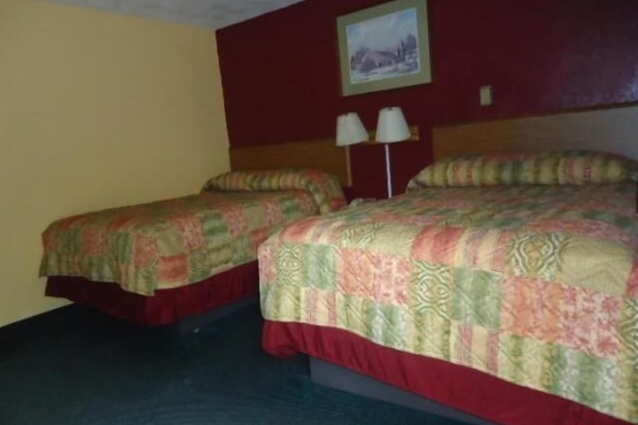 Relax Inn Elmira