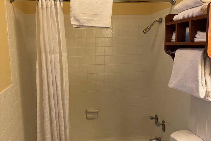 Room 86 of 443