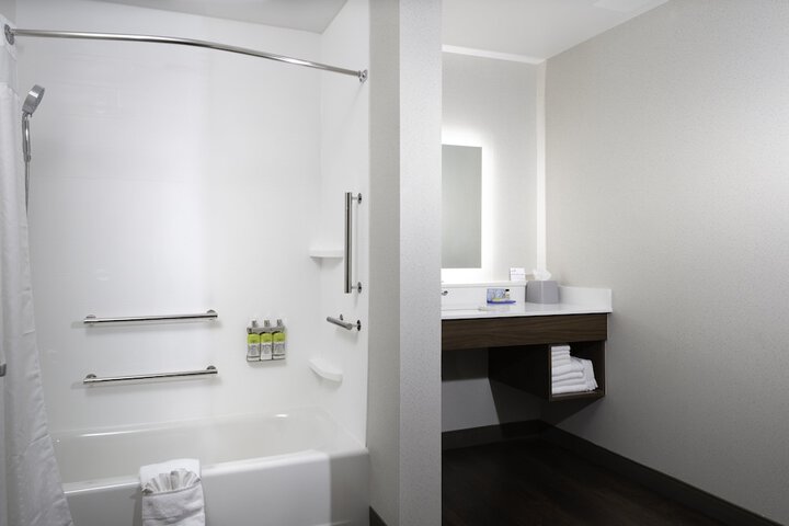 Room 21 of 36