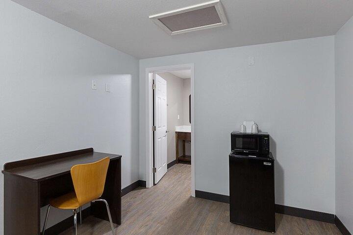 Room 18 of 34