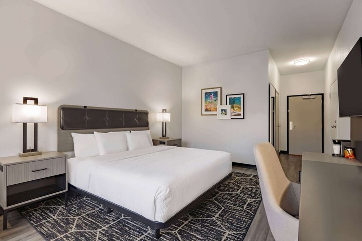 Room 30 of 70