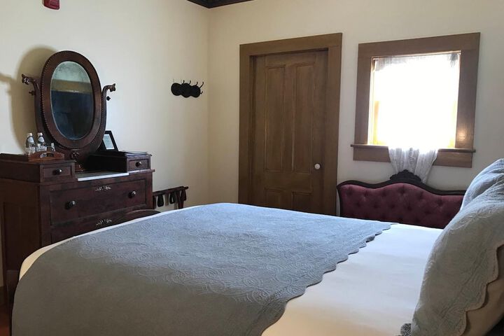 Room 25 of 72