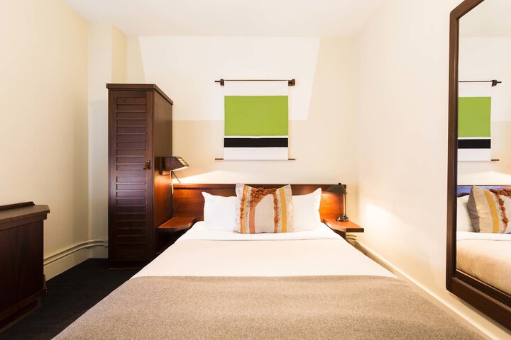Room 56 of 72