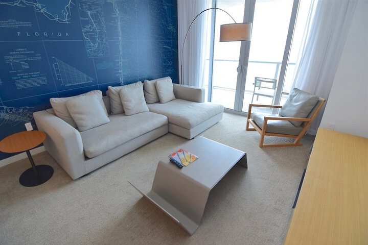 Room 11 of 20