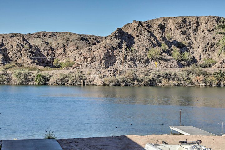 Parker Home on the Colorado River w / Views!