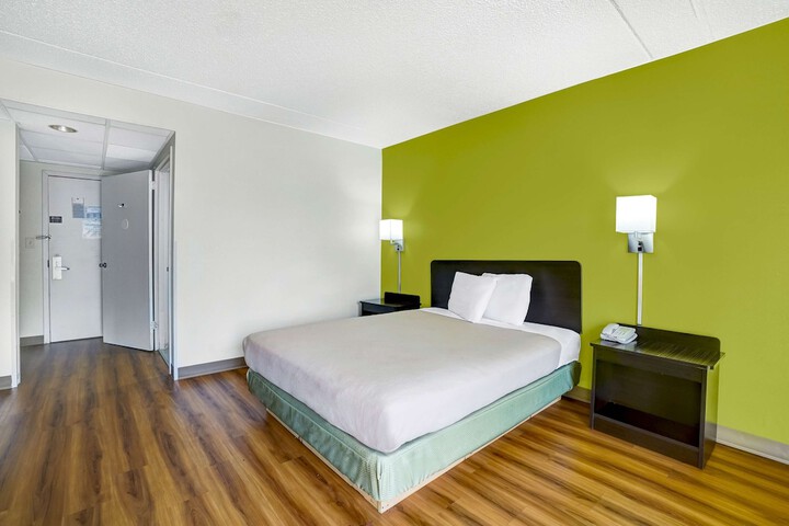 Room 14 of 30