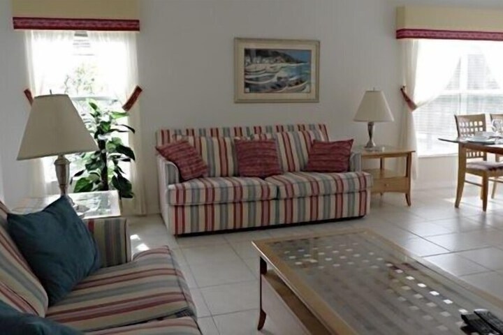 Great Pool Golf View 3 Bedroom Home by RedAwning
